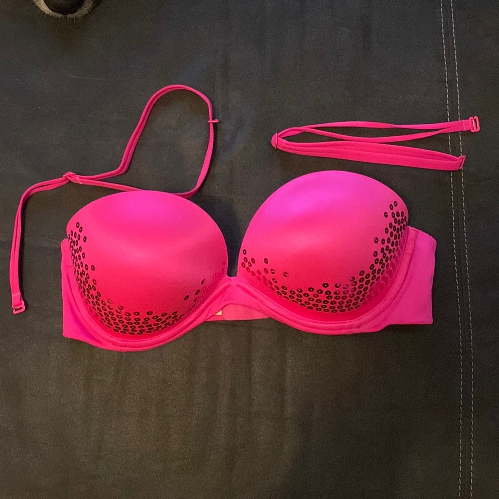 Victoria’s Secret strap or strapless bra